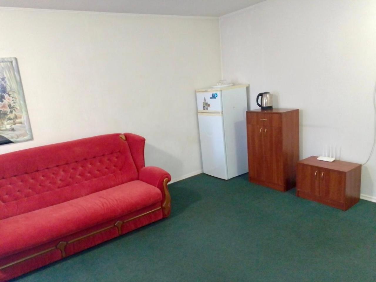 Mini Hotel Vesna นิปโปร ภายนอก รูปภาพ