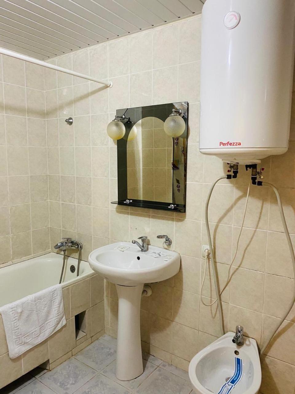 Mini Hotel Vesna นิปโปร ภายนอก รูปภาพ