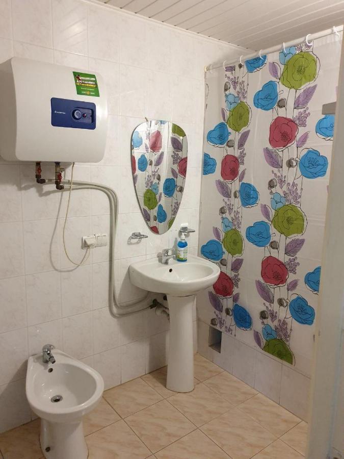 Mini Hotel Vesna นิปโปร ภายนอก รูปภาพ