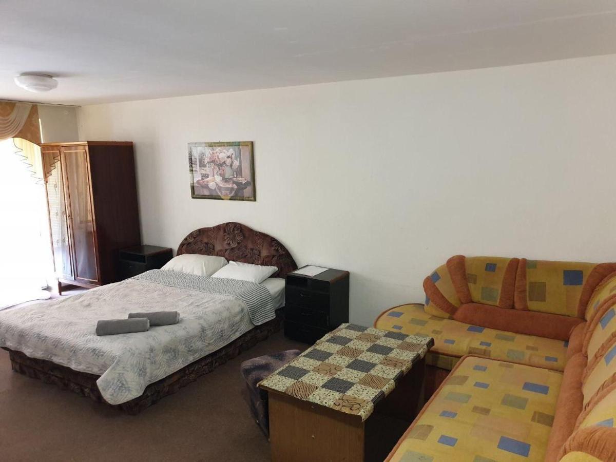 Mini Hotel Vesna นิปโปร ภายนอก รูปภาพ