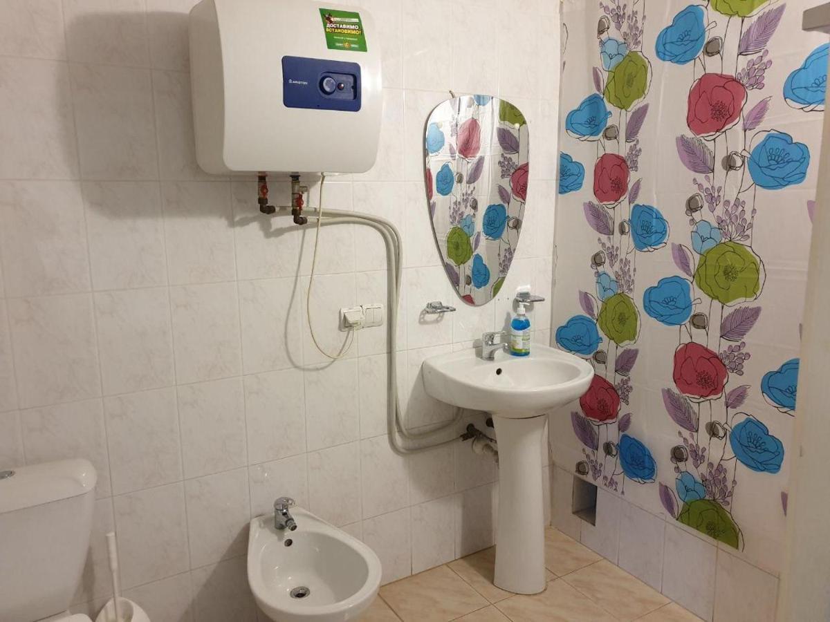 Mini Hotel Vesna นิปโปร ภายนอก รูปภาพ